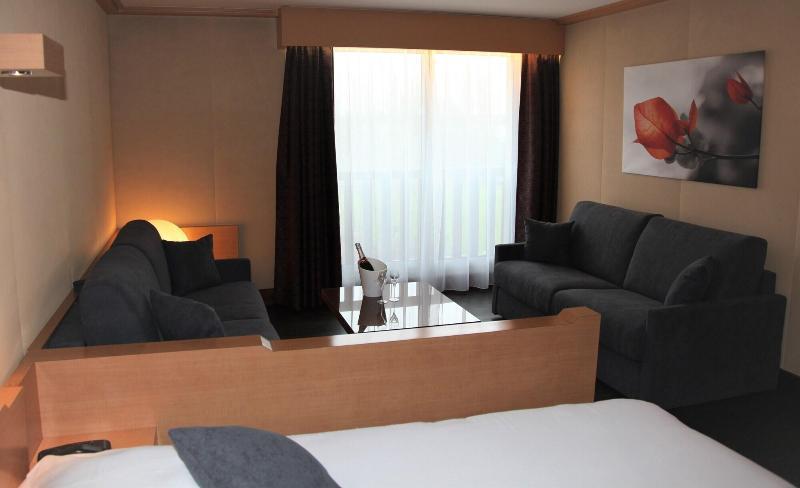 Amiraute Hotel Golf Deauville Тук Экстерьер фото