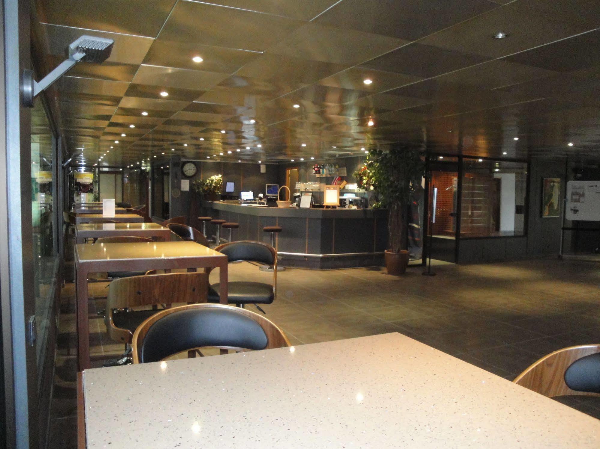 Amiraute Hotel Golf Deauville Тук Экстерьер фото